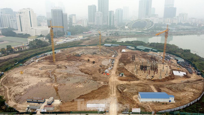 Với tổng diện tích lên đến gần 40.000 m2, Dự án Xây dựng Cung thiếu nhi Hà Nội được khởi công từ tháng 11/2021 do Ban Quản lý dự án Đầu tư xây dựng công trình văn hóa - xã hội TP Hà Nội làm chủ đầu tư với tổng mức đầu tư hơn 1.300 tỷ đồng.