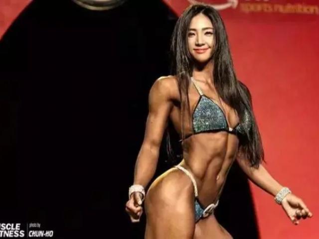 Thể thao - Nữ lực sĩ số đo như siêu mẫu: Thể hình "King Kong", mặt đẹp như hoa khôi