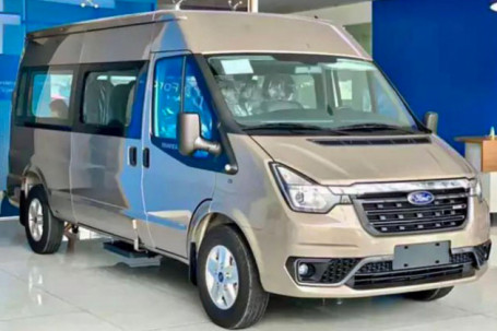 Ford Transit mới có mật tại đại lý, giá từ 845 triệu đồng