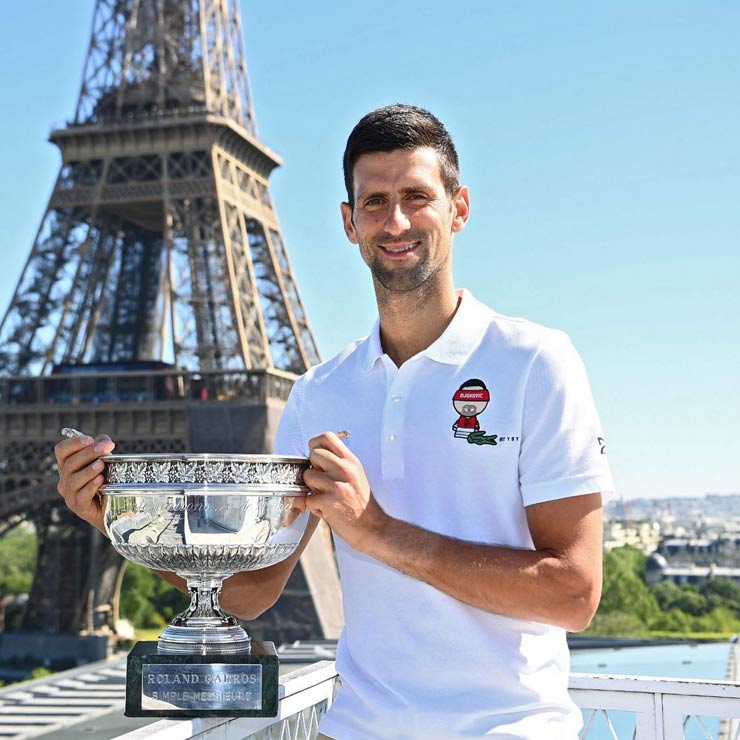 Chính quyền Pháp vừa sửa luật giúp Novak Djokovic được đến Paris bảo vệ chức vô địch đơn nam Roland Garros năm nay
