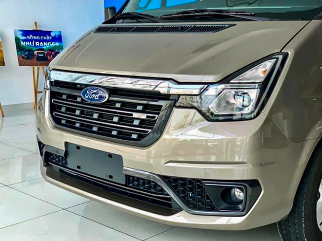 Ford Transit mới có mật tại đại lý, giá từ 845 triệu đồng - 4