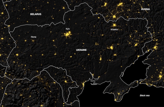 Ảnh vệ tinh chụp toàn bộ lãnh thổ Ukraine về đêm trước cuộc xung đột.