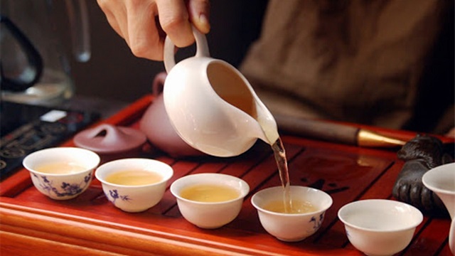 5 thói quen xấu khi uống trà mà hầu như ai cũng mắc phải có thể gây ảnh hưởng đến sức khoẻ - 3