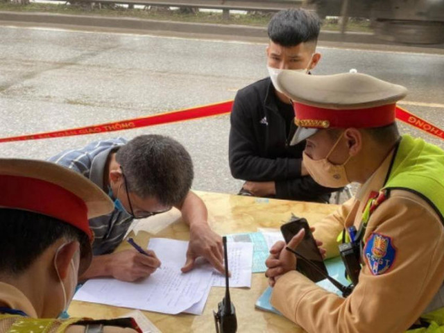 Tin tức trong ngày - Uống rượu "138", tài xế bị phạt vì dương tính với chất ma tuý