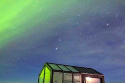 Du lịch - Bạn có thể nhìn thấy Cực quang từ trên giường của mình tại Airbnb này ở Iceland