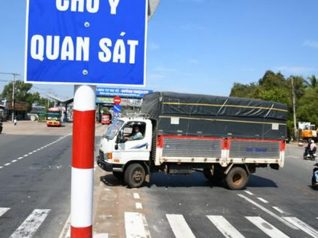 Tin tức trong ngày - Đã dỡ dải phân cách phía Đông gần trạm BOT Trảng Bom gây bức xúc