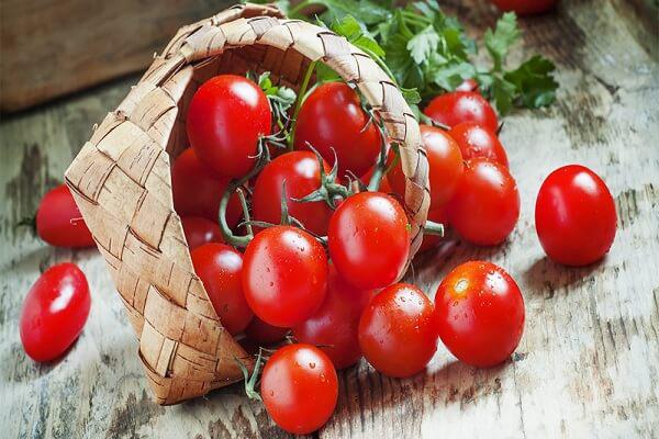 Ai hay ăn cà chua sống nhất định phải biết điều này đề phòng ngộ độc - 1