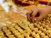 Kinh doanh - Giá vàng hôm nay 6/3: Tăng dữ dội xô đổ mọi kỷ lục, chuyên gia dự đoán &quot;sốc&quot;
