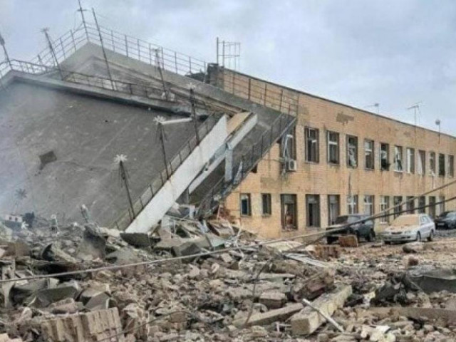 Thế giới - Nga tuyên bố phá hủy hầu hết máy bay sẵn sàng chiến đấu của Ukraine