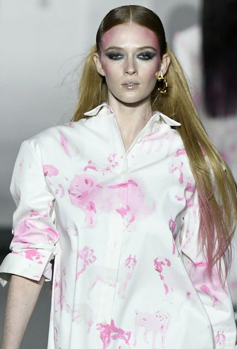 5 xu hướng trang điểm độc đáo cho sàn catwalk mùa Thu/Đông 2022 - 3