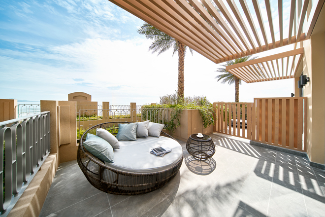 Nhiều căn còn được thiết kế thêm khu vực ban công Cabana riêng biệt đón nắng và gió biển