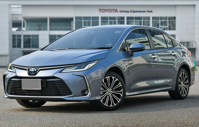 Toyota Corolla Altis 2022 lộ thêm ảnh thực tế trước giờ G - 3