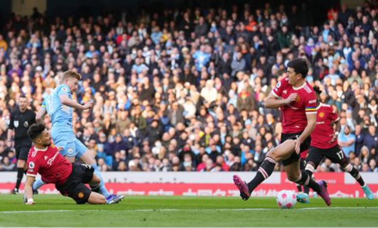 Video bóng đá Man City - MU: Tiệc 5 bàn & 2 cú đúp siêu sao (Vòng 28 Ngoại hạng Anh) - 1