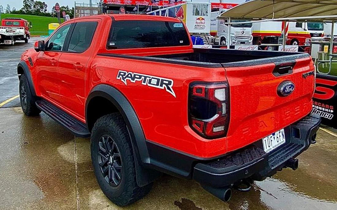 Ảnh thực tế mẫu xe Ford Ranger Raptor hoàn toàn mới - 4