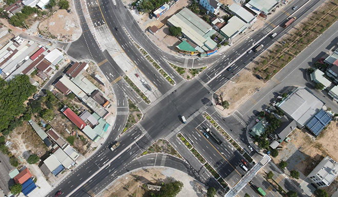 Nút giao cuối cùng cao tốc Mỹ Phước – Tân Vạn giao với Quốc lộ 13 qua trung tâm hành chính Bàu Bàng