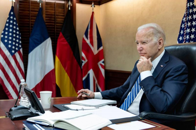 Tổng thống Mỹ đang chịu áp lực từ các nghị sĩ về việc phải ban bố các biện pháp cấm vận mới chống Nga. Ảnh: Getty Images