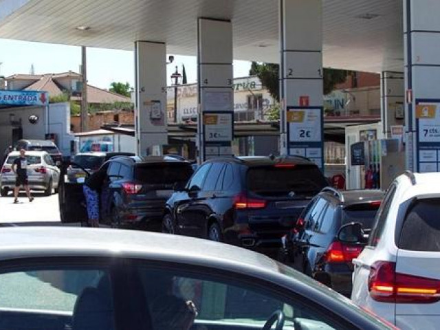 Thế giới - Thế giới ra sao nếu Mỹ cấm nhập dầu của Nga?