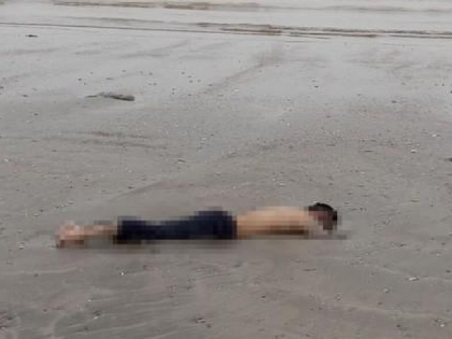 Pháp luật - Phát hiện thi thể nam thanh niên có nhiều hình xăm trên bãi biển