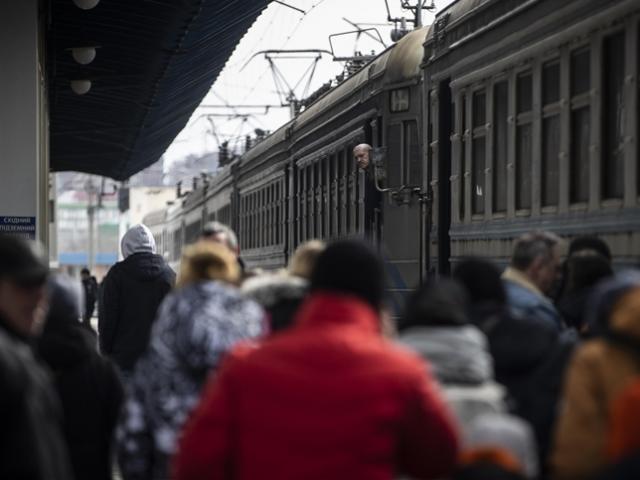 Báo Nga: Phản ứng của Ukraine về việc Nga muốn mở hành lang sơ tán dân thường ngày 8.3