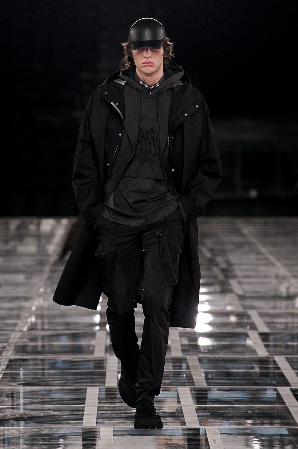 Givenchy gợi cảm theo phong cách streetwear trong bộ sưu tập Thu/Đông 2022 - 3