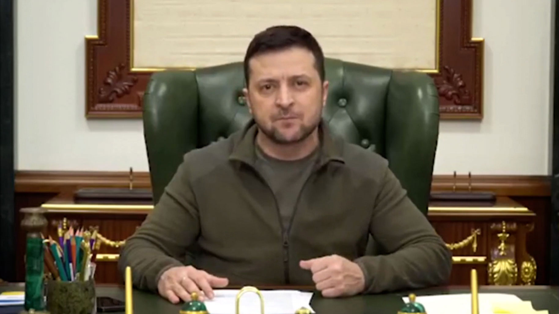 Tổng thống Ukraine Zelensky xuất hiện tại văn phòng làm việc vào ngày 7.3.