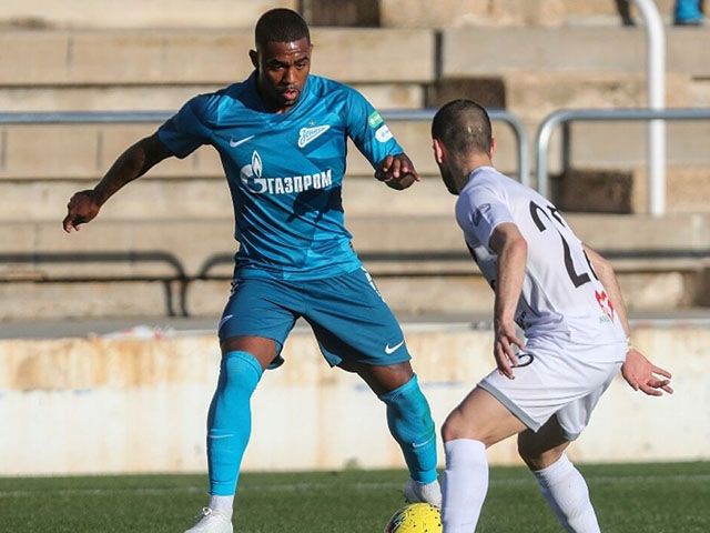 Bóng đá - Chấn động quyết định của FIFA, "giải cứu" cầu thủ nước ngoài ở Nga &amp; Ukraine