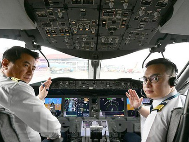 Tin tức trong ngày - Tổ bay kể chuyện sơ tán công dân Việt Nam ở Ukraine