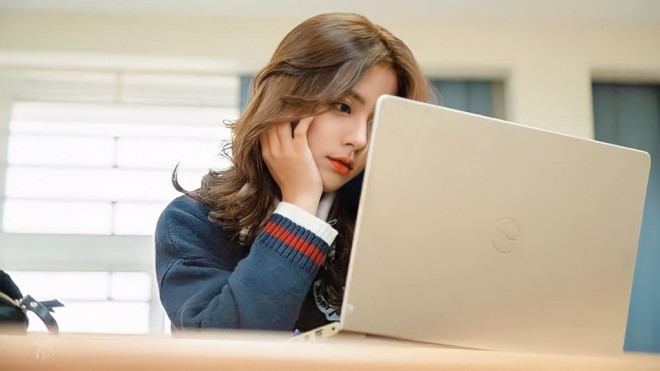 Làm việc online giúp Hoài Thu tránh được nhiều "rắc rối" không đáng có khi làm việc tại văn phòng (Ảnh nhân vật cung cấp)