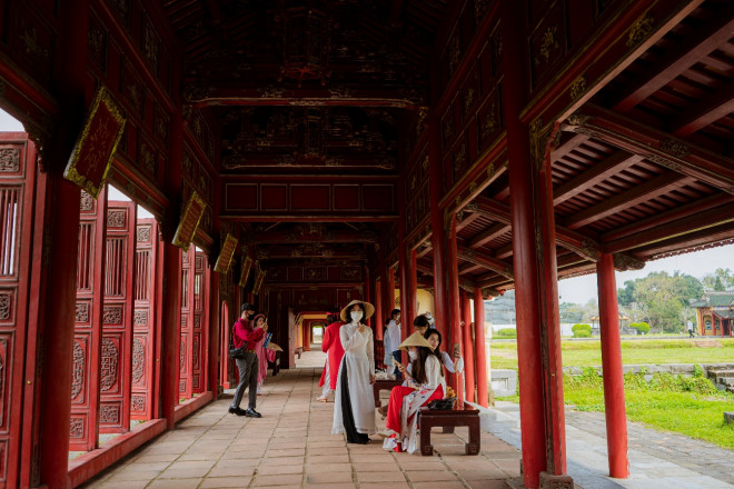 Còn gì tuyệt hơn khi vừa thướt tha áo dài cùng miễn phí khám phá di sản - 8