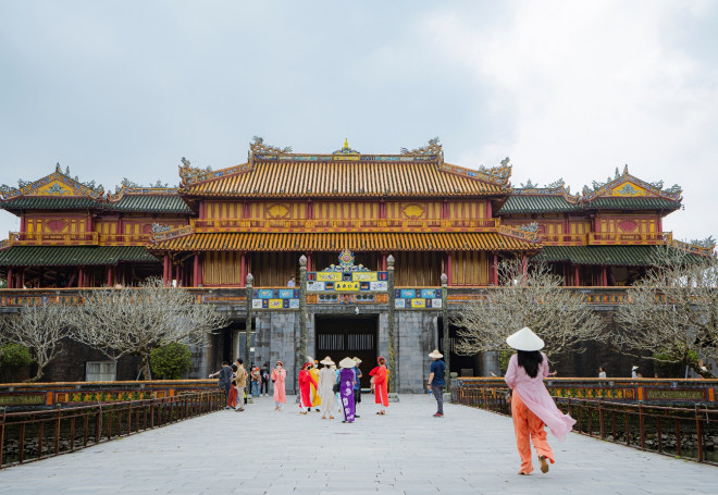 Còn gì tuyệt hơn khi vừa thướt tha áo dài cùng miễn phí khám phá di sản - 11