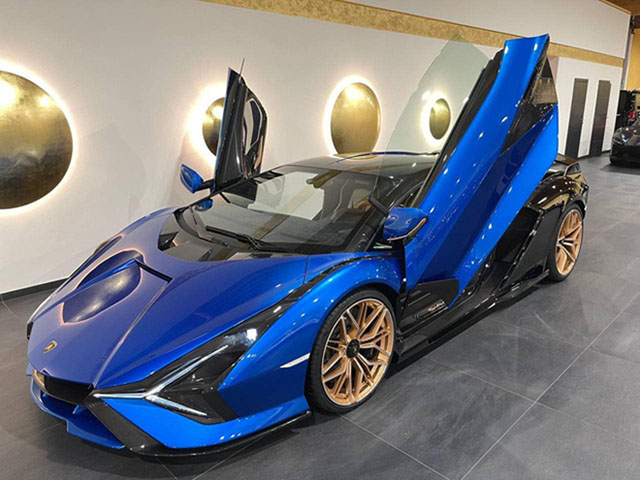 Siêu xe Lamborghini Sian triệu đô chào bán khách hàng Việt