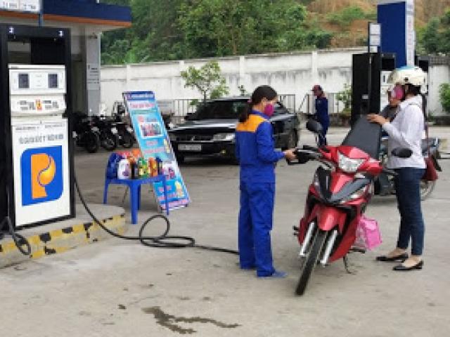 Thị trường - Tiêu dùng - Giá xăng dầu hôm nay 9/3: Lại tăng mạnh, giá dầu thô sẽ lên tới 300 USD/thùng?