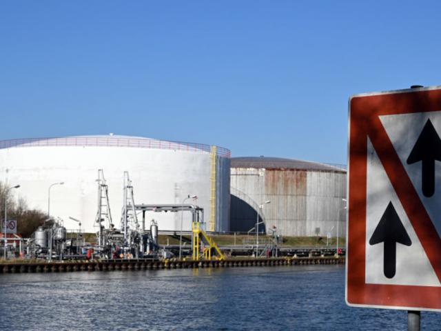 Thế giới - Tuyên bố của Đức, Hungary sau khi Mỹ cấm nhập khẩu dầu từ Nga