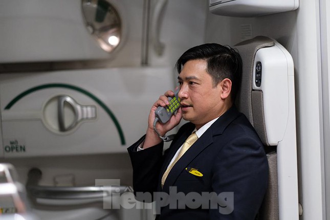 Tiếp viên trưởng Phạm Thái Hoà.
