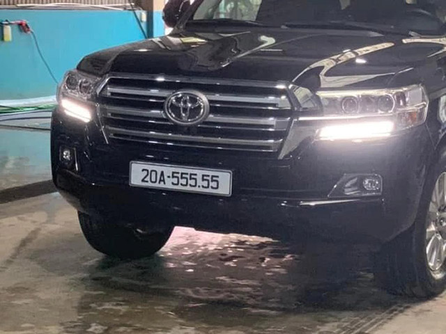 Tin tức ô tô - Chủ xe “mát tay” bấm trúng biển ngũ quý 5 cho Toyota Land Cruiser đời cũ
