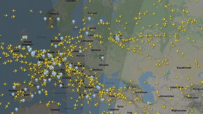 Các chuyến bay "né" không phận Ukraine và khu vực phía Nam nước Nga. Đồ hoạ: Flightradar24