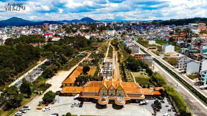 Join blogger Vinh Bear to discover the most beautiful train station in Indochina - 1