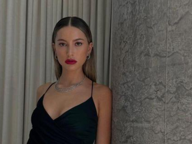 Sao Hollywood và các nước khác - Sắc vóc quyến rũ của con gái cố tỷ phú Steve Jobs