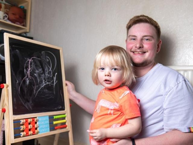 Bạn trẻ - Cuộc sống - Người đàn ông mang thai khi đang chuyển giới