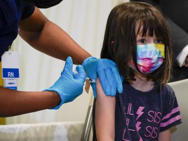 Bộ Y tế phê duyệt vắc-xin Pfizer để tiêm cho trẻ từ 5 đến dưới 12 tuổi