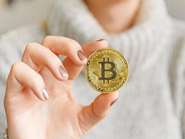 Bitcoin là tài sản ảo, giao dịch Bitcoin tại Việt Nam là vi phạm pháp luật