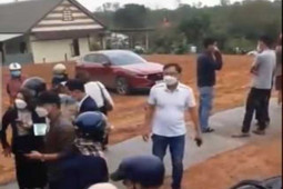 Tin tức trong ngày - Lại xuất hiện clip dựng trò "sốt đất", nô nức phân lô bán nền như đi hội