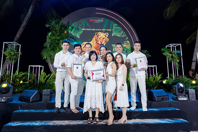 Triệu Thị Nhung được Prudential Việt Nam tôn vinh với nhiều giải phần thưởng