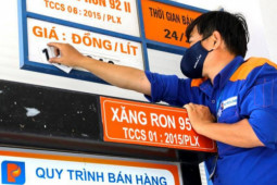 Kinh doanh - Giá xăng dầu tăng cao, vì sao có chuyện càng bán càng lỗ?