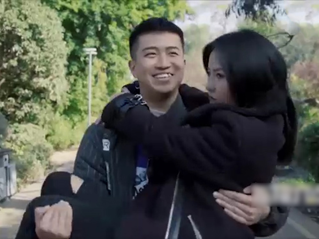 Cười 24H - Chàng trai giữ vững lời hứa "bế em trọn đời" và cái kết