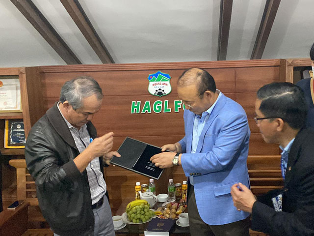 Bóng đá - HLV Park Hang Seo gặp bầu Đức, nói lý do không gọi sao HAGL lên tuyển