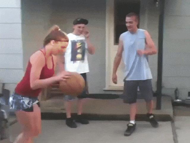 Tranh vui - Những tình huống "tai nạn" khó đỡ gặp phải trong thể thao