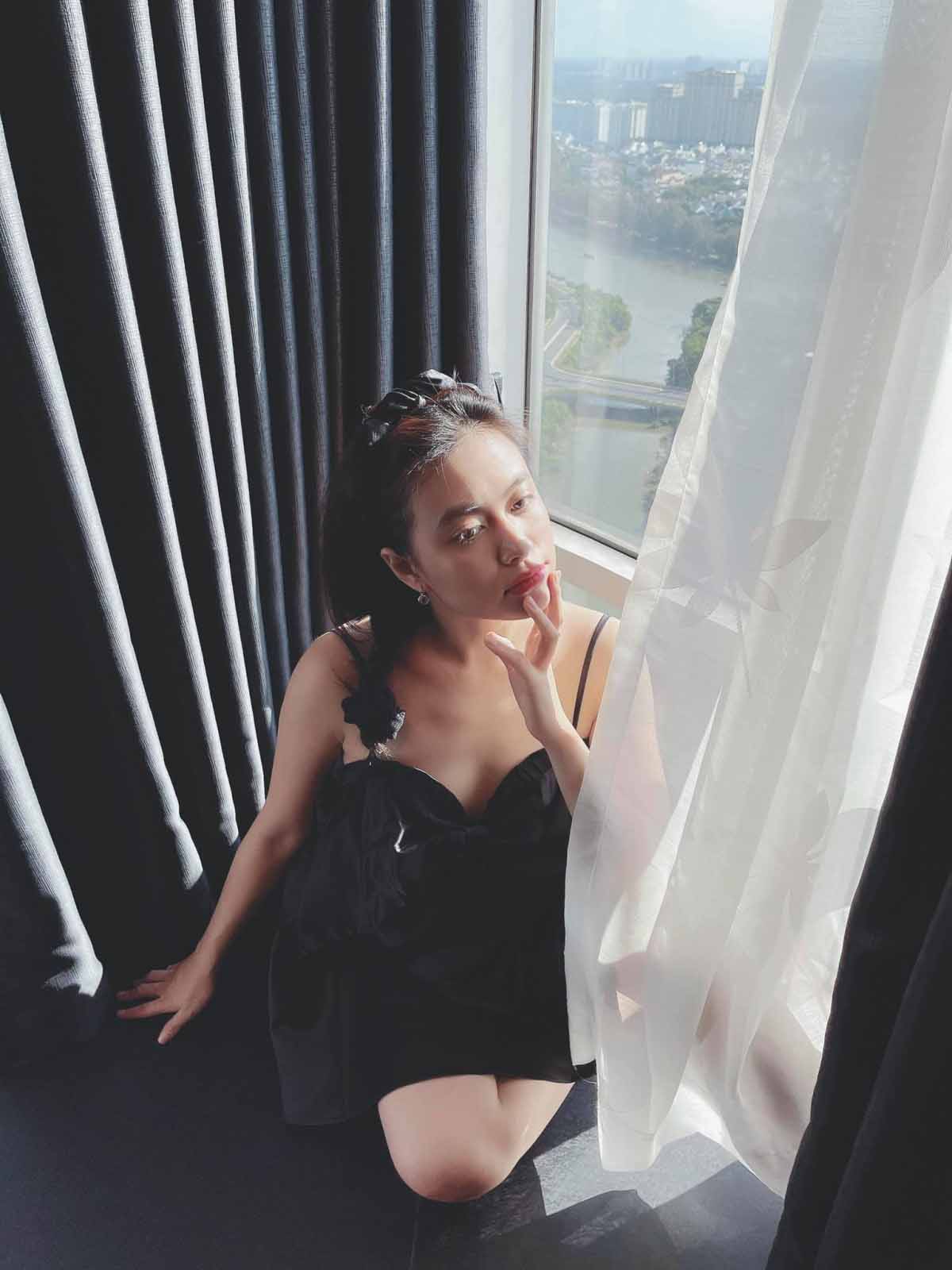 Hoang Thuy Linh wearing short clothes praised for her beauty at the age of 33-7