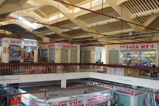 Hàng loạt chợ sỉ ế ẩm, tiểu thương bỏ sạp vì lỗ - 5