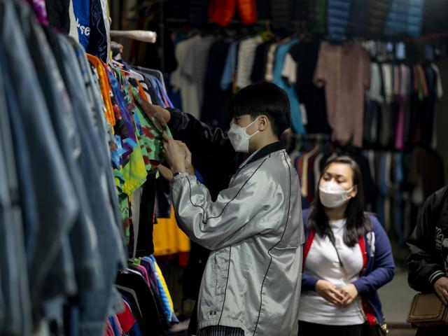 Tin tức trong ngày - Khám phá "thủ phủ" hàng thời trang "secondhand" ở Hà Nội